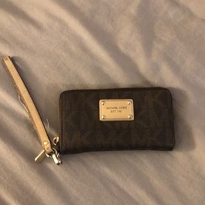 Michael Kors Wristlet/Wallet